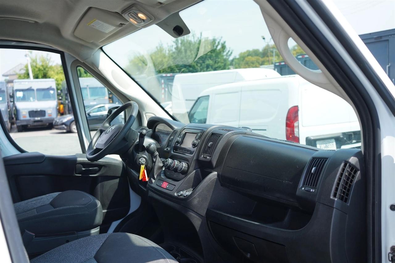 ram promaster cargo van 2018 3C6TRVBG0JE147266 image ram promaster cargo van 2018 3C6TRVBG0JE147266 image